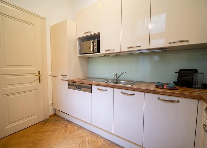 Spacious 2br For 6 Near Center Metro U2 Viena