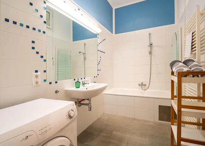 Spacious 2br For 6 Near Center Metro U2 Apartamento *