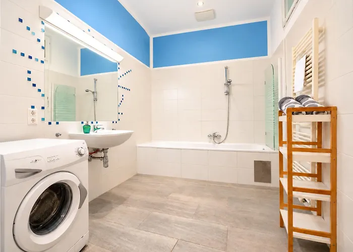 Spacious 2br For 6 Near Center Metro U2