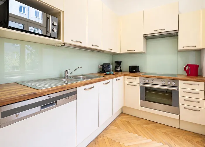 Spacious 2br For 6 Near Center Metro U2 *